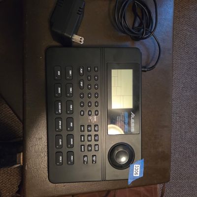 Sale Photo Thumbnail #465: 16 bit drum machine by ALESIS