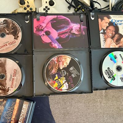 Sale Photo Thumbnail #368: 6 Vintage Movies on DVD
All in original cases