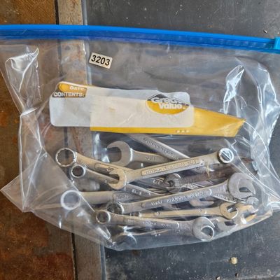 Sale Photo Thumbnail #507: Bag of small sized combination wrenches