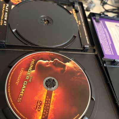 Sale Photo Thumbnail #350: Lot of 4 Blu-ray, DVD The Hunger Games movies.