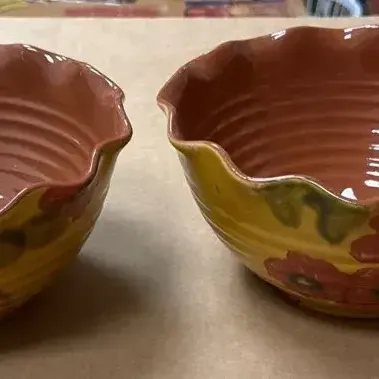 Set Of Two Fleur Rouge Scalloped Serving Bowls 