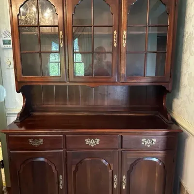 Ethan Allen China Hutch