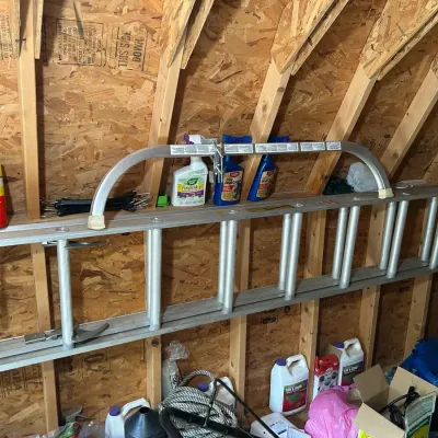 20’ Aluminum Extension Ladder With Stabilizer Bar