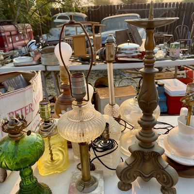 Sale Photo Thumbnail #523: Lamps