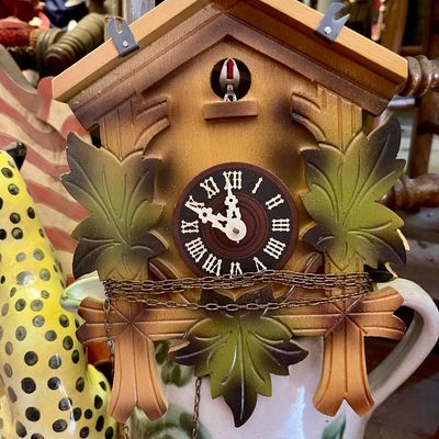 Sale Photo Thumbnail #539: Clocks 