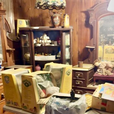 Sale Photo Thumbnail #116: Building of cabbage patch dolls all in boxes - DUSTY 