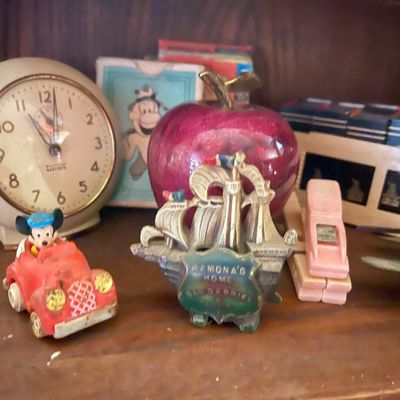 Sale Photo Thumbnail #345: Clocks 