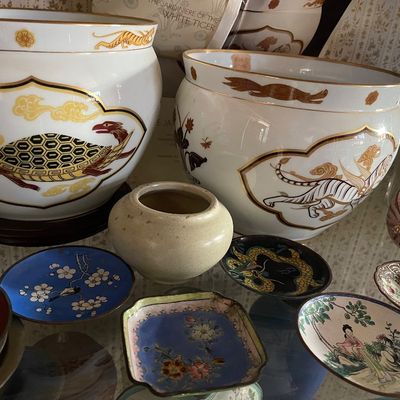 Sale Photo Thumbnail #248: Asian pots 