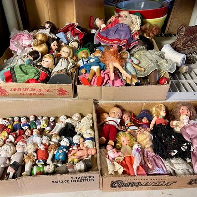 Sale Photo Thumbnail #536: Dolls