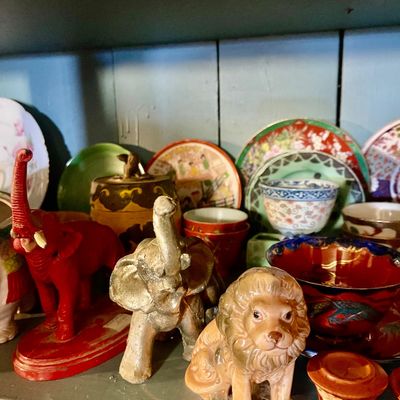 Sale Photo Thumbnail #410: Decor 