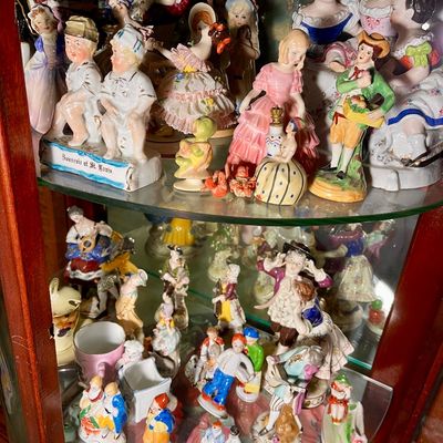 Sale Photo Thumbnail #143: Statues 