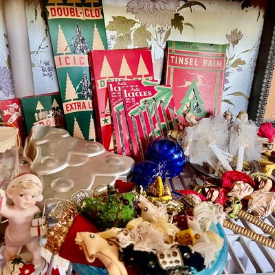 Sale Photo Thumbnail #180: Amazing vintage holiday 