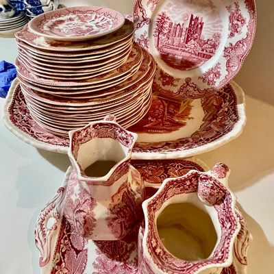 Pink fransferware 
Johnson brothers  RARE TO FIND 