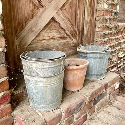 Sale Photo Thumbnail #581: Yard