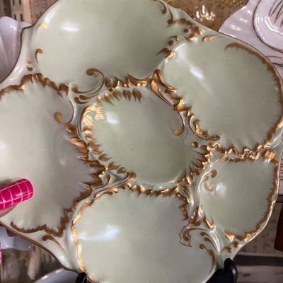 Sale Photo Thumbnail #246: Oyster plates 