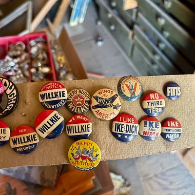 Sale Photo Thumbnail #322: Pins 