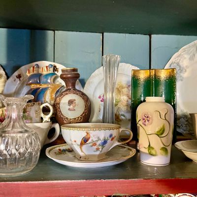 Sale Photo Thumbnail #404: Decor 