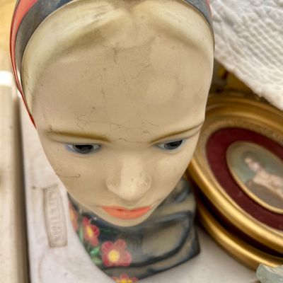 Sale Photo Thumbnail #302: Heads 