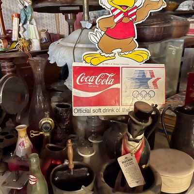Sale Photo Thumbnail #273: Collectibles coca cola  