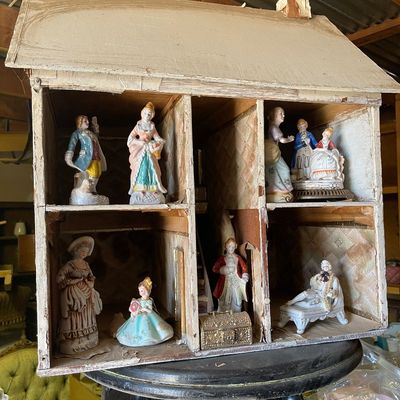 Sale Photo Thumbnail #499: Doll house