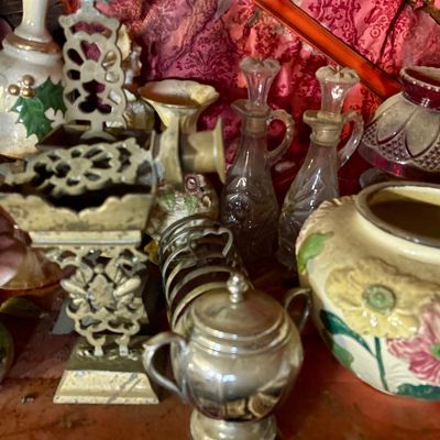 Sale Photo Thumbnail #292: Collectibles 