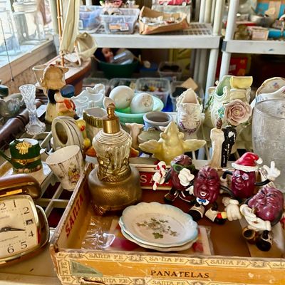 Sale Photo Thumbnail #262: Treasures 