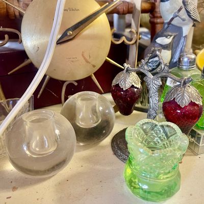 Sale Photo Thumbnail #397: Glassware 