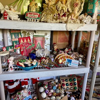Sale Photo Thumbnail #336: Vintage holiday 