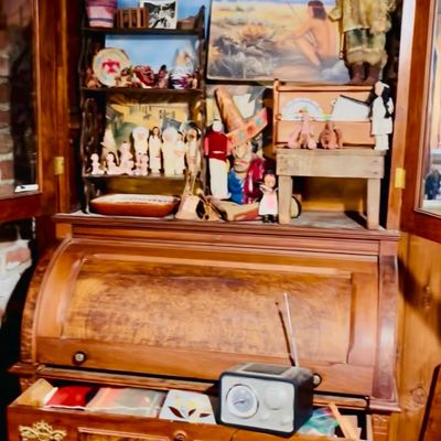Sale Photo Thumbnail #111: Amazing furniture 