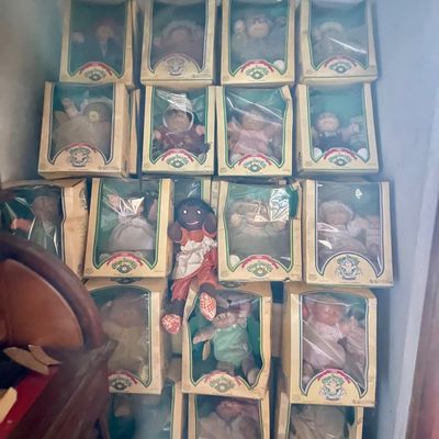 Sale Photo Thumbnail #271: Cabbage patch collection all in boxes 