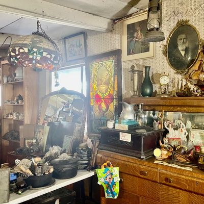 Sale Photo Thumbnail #418: Decor 