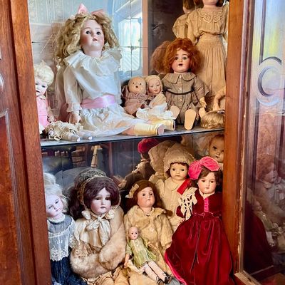 Dolls 