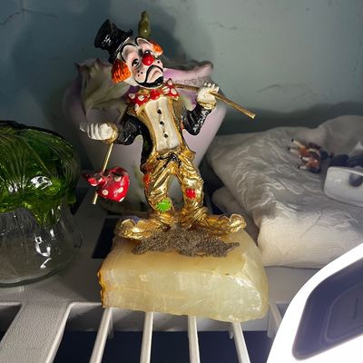 Sale Photo Thumbnail #674: Clown sculptures 