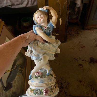 Sale Photo Thumbnail #675: Statues 