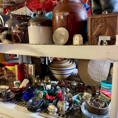 Sale Photo Thumbnail #537: Smalls / pottery
