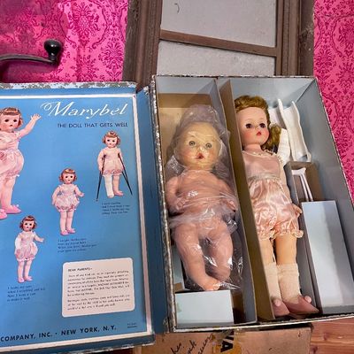 Sale Photo Thumbnail #253: Dolls 