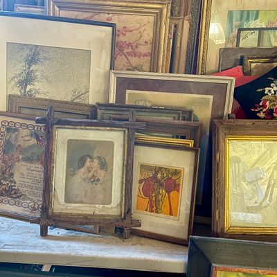 Sale Photo Thumbnail #284: Frames 
