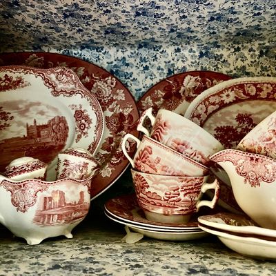 Amazing dishware 