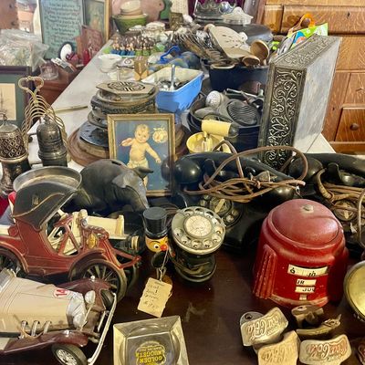 Sale Photo Thumbnail #417: Phones 