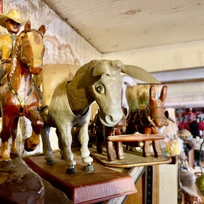 Sale Photo Thumbnail #412: Treasures 