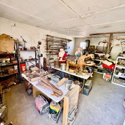 Sale Photo Thumbnail #423: Rooms 