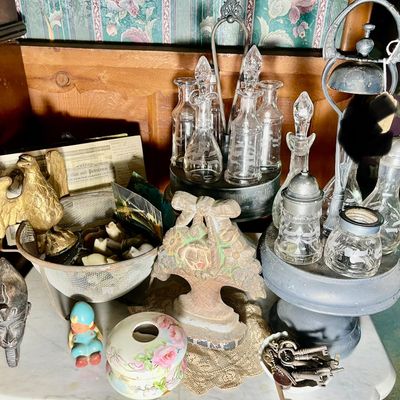 Sale Photo Thumbnail #146: Collectibles 
