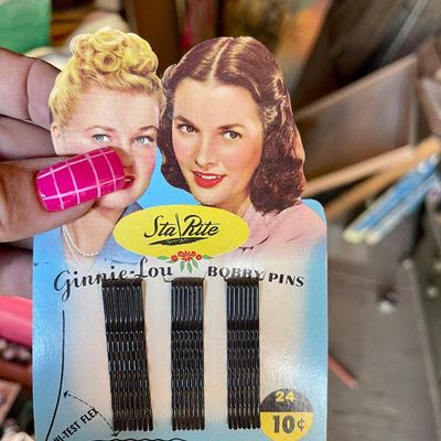 Sale Photo Thumbnail #321: Fun collectibles : advertising 