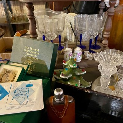Sale Photo Thumbnail #406: Glassware 