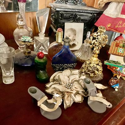 Sale Photo Thumbnail #341: Decor 
