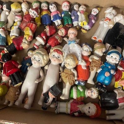 Sale Photo Thumbnail #389: Dolls 