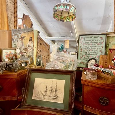 Sale Photo Thumbnail #416: Decor 