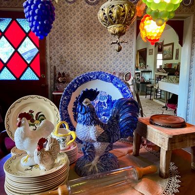 Incredible China and lamps 