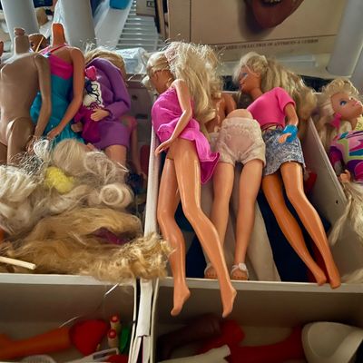Sale Photo Thumbnail #556: Barbies