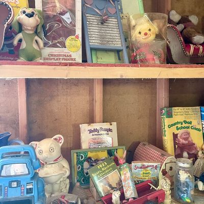 Sale Photo Thumbnail #511: Toys